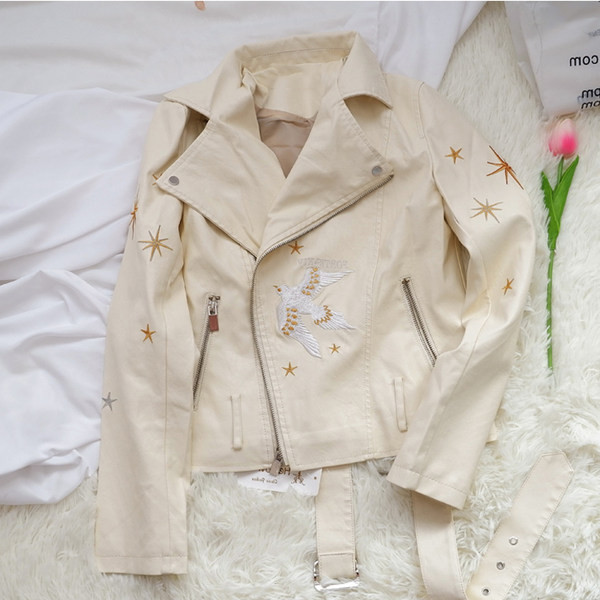 Γυναικείο έκο δερμάτινο μπουφάν με κέντημα σε τρία χρώματα