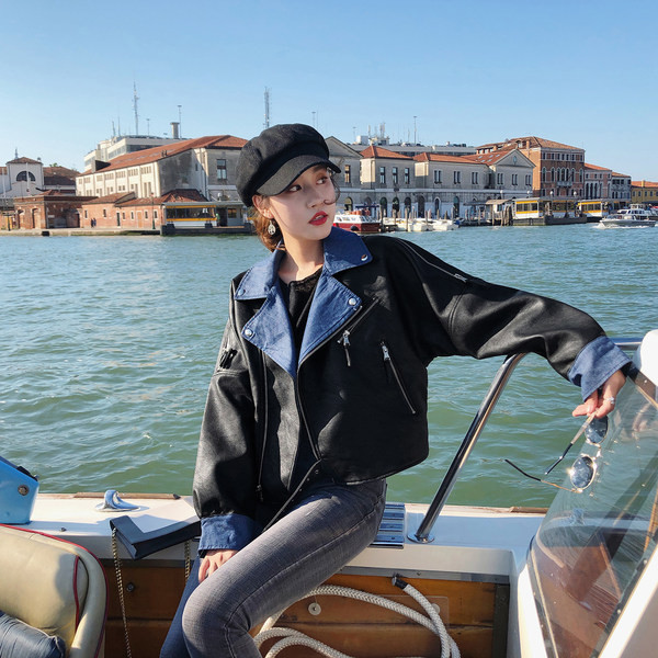 Ingyenes modell női kabát fekete színben, cipzárral