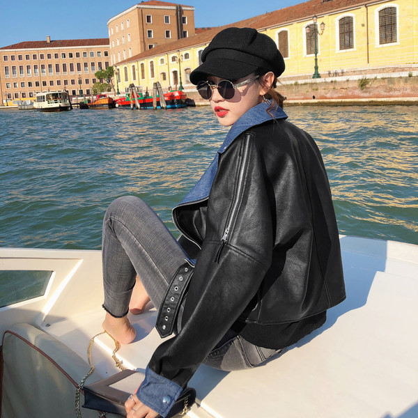 Ingyenes modell női kabát fekete színben, cipzárral