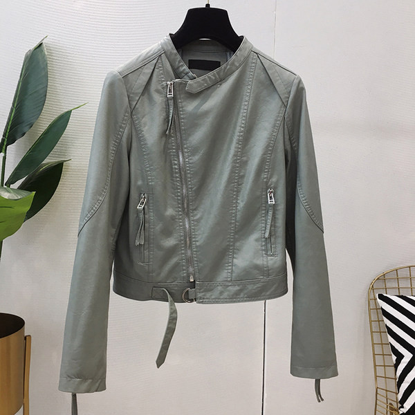 Női bőrdzseki aszimmetrikus rögzítéssel