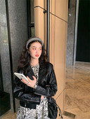 Geaca de piele de dama cu fermoare si guler