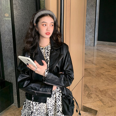 Geaca de piele de dama cu fermoare si guler