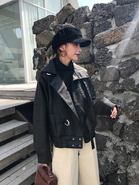 Női műbőr kabát bézs és fekete színben