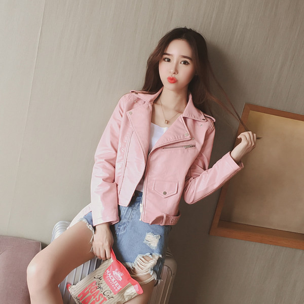 Színes női kabát övvel és cipzárral