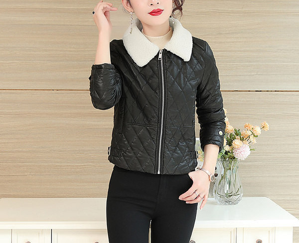 Női bőrdzseki tológallérral és cipzárral