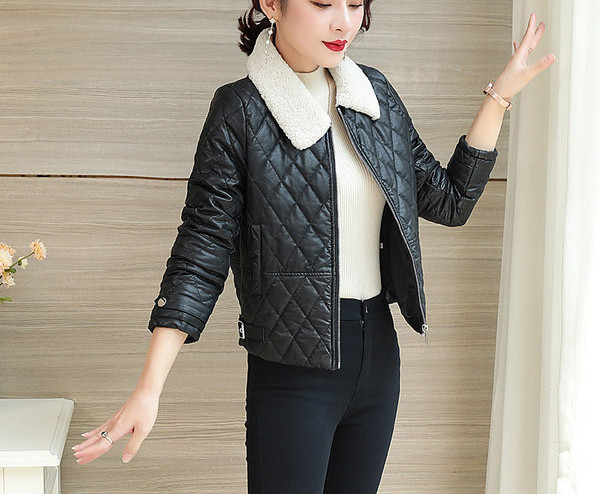 Női bőrdzseki tológallérral és cipzárral