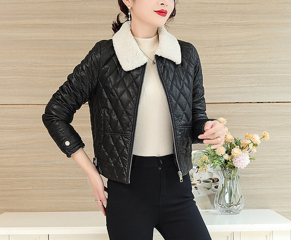 Női bőrdzseki tológallérral és cipzárral