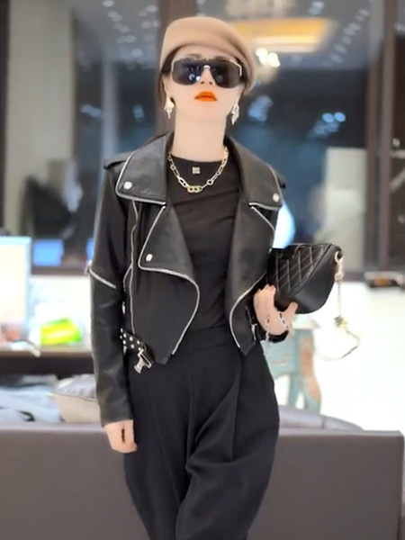 Női alkalmi bőrkabát fekete-fehér színben