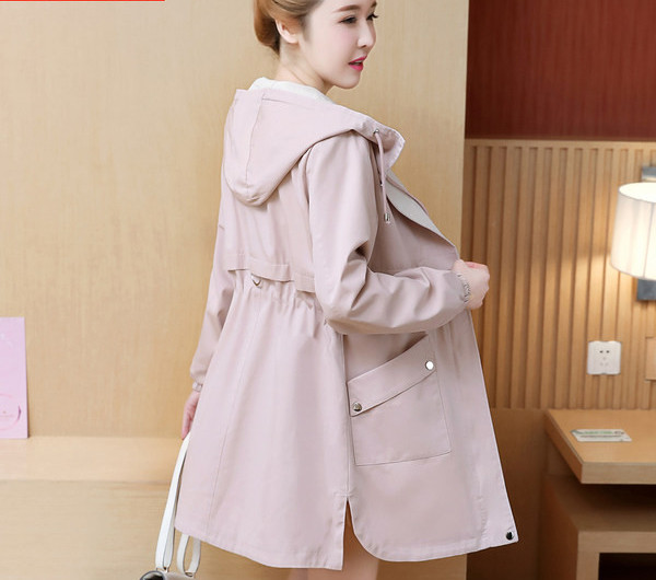 Női napi hosszú kabát kapucnival és zsebekkel