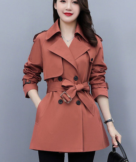 Női esőkabát kétsoros csattal és övvel