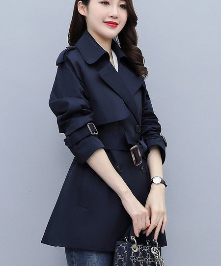 Női esőkabát kétsoros csattal és övvel