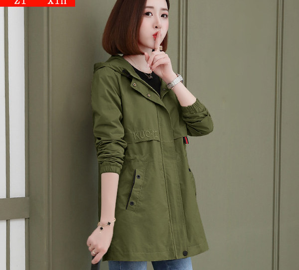 Tavaszi-őszi parkkabát kapucnival