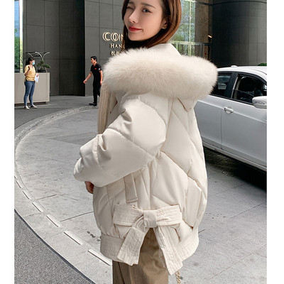 Ζεστό χειμωνιάτικο μπουφάν με πούπουλα στην κουκούλα