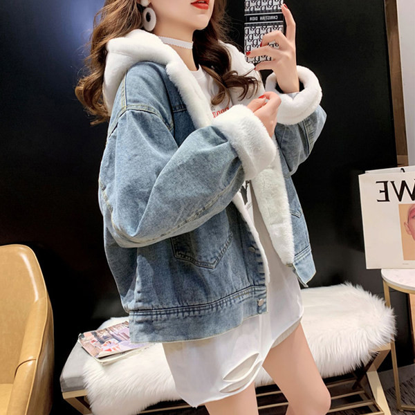 Női farmerdzseki hátul és lefelé rátéttel