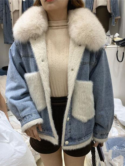 Jachetă modernă de denim de damă cu căptușeală din puf