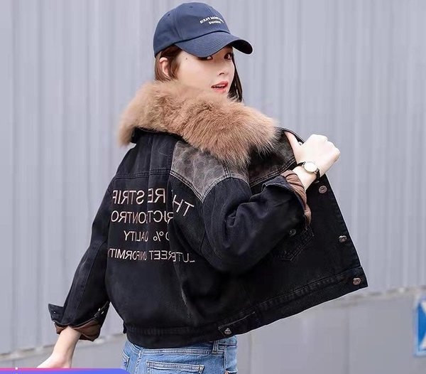 Női farmerdzseki, kapucnival, - fekete színű