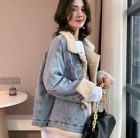 Női farmerdzseki meleg béléssel és gombokkal