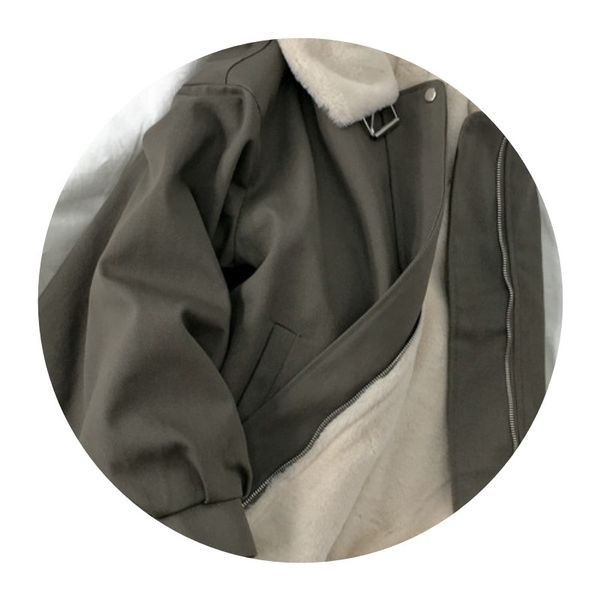 Női kabát vastag bársony béléssel és fém rögzítéssel