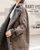 Palton de damă în carouri cu buzunare