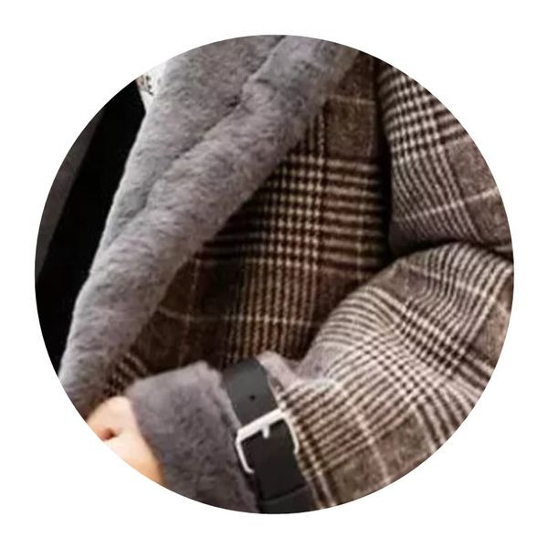 Palton de damă în carouri cu buzunare