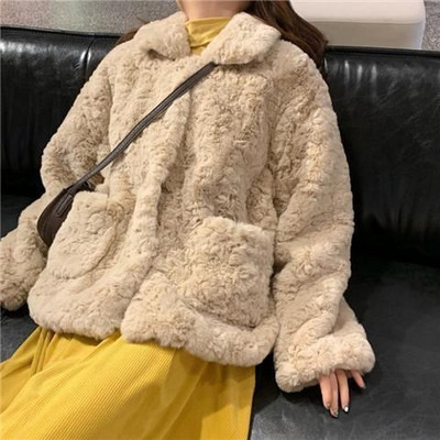 Női plüss kabát zsebbel két modell