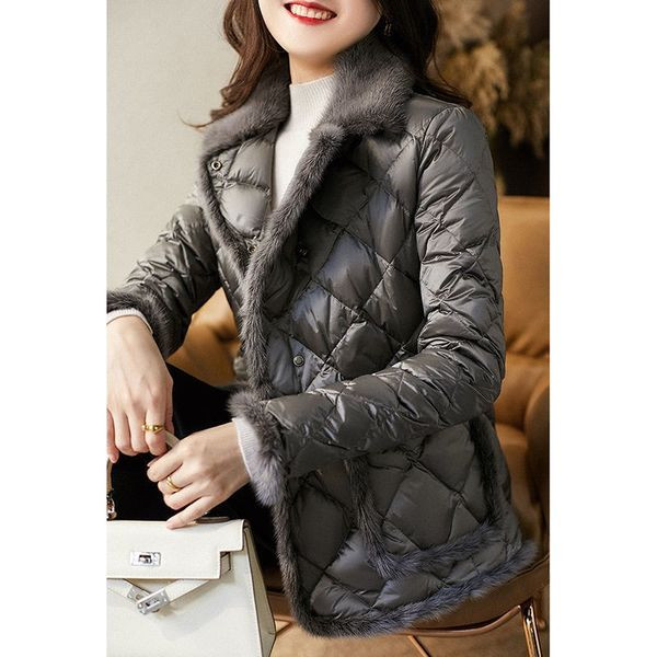 Alkalmi női téli kabát pehelygombbal