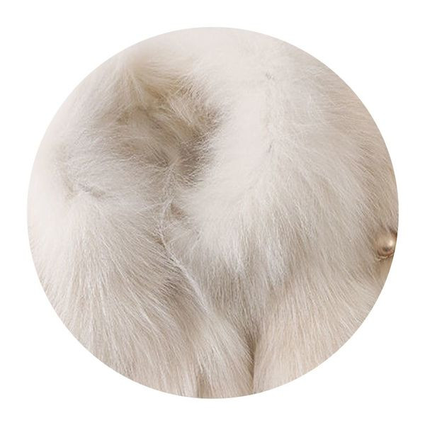 Modern női pehelykabát bézs és fekete gombokkal