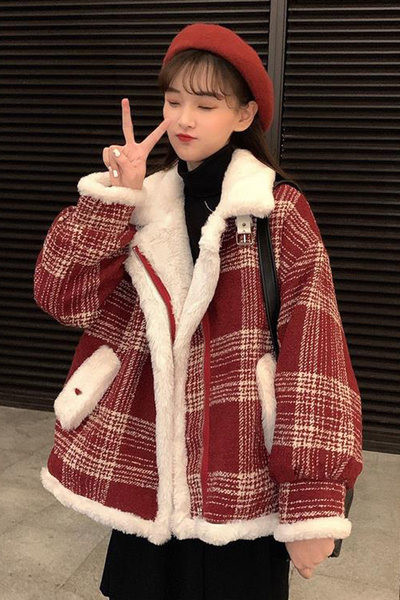 Καρό γυναικείο παλτό με πουπουλένια φόδρα