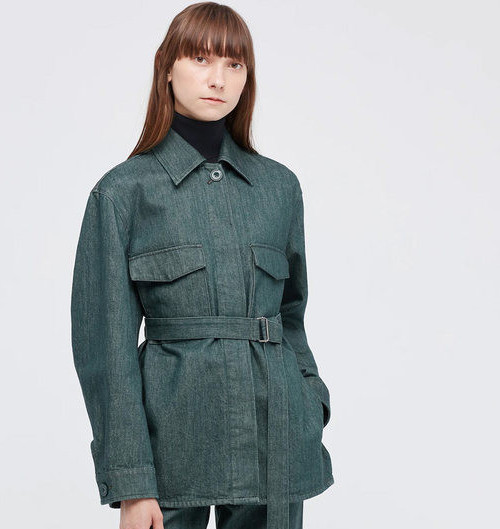 Γυναικείο μακρύ τζιν μπουφάν με κλασικό γιακά και ζώνη