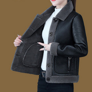 Geaca de dama din imitatie de piele cu captuseala calda - doua modele
