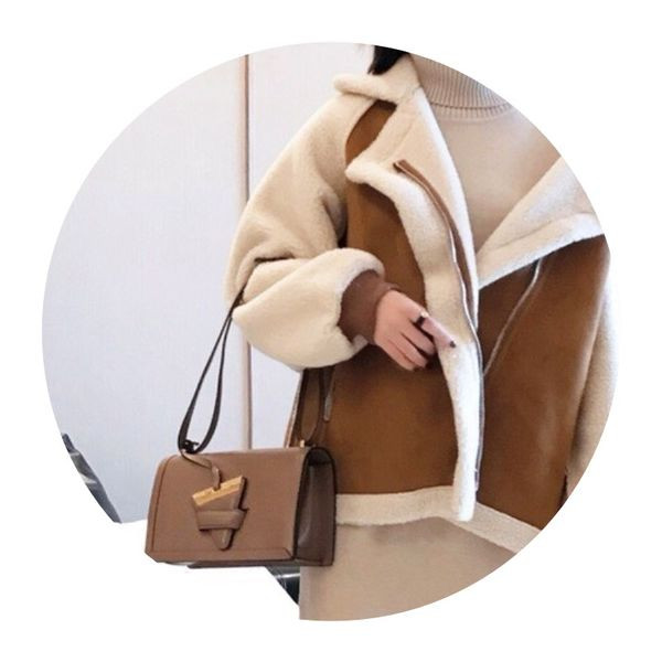 Télre alkalmas női kabát két színben