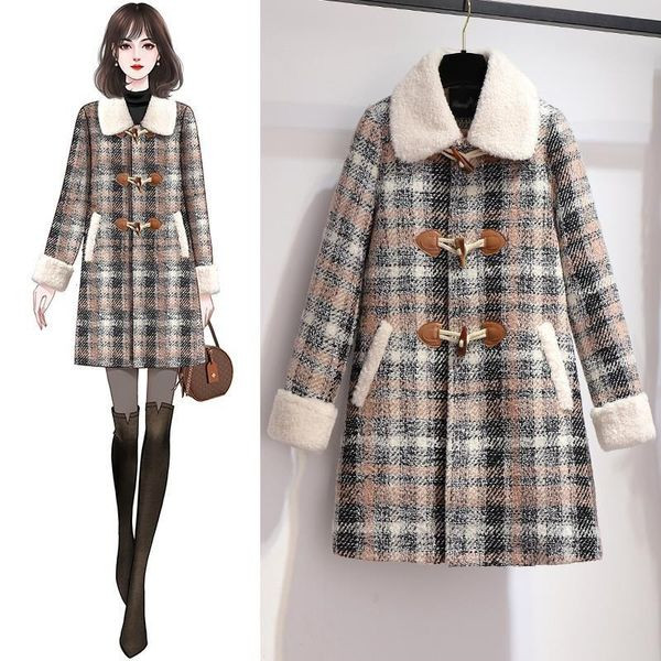 Kockás női kabát gombokkal, meleg béléssel