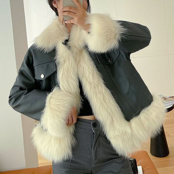Öko bőrből készült női kabát pehely és zsebekkel