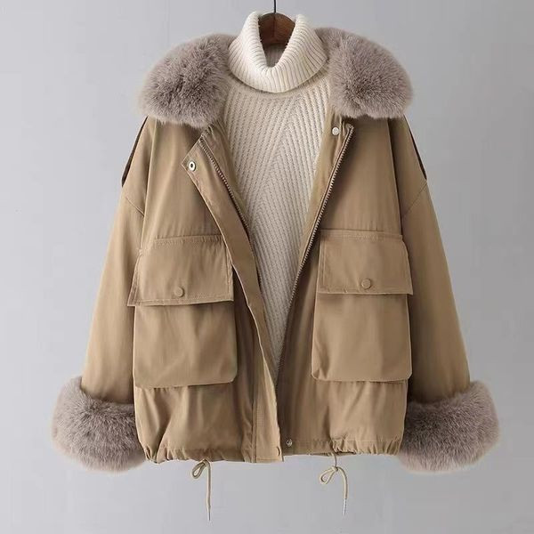 Női széles kabát zsebekkel és pehelyes