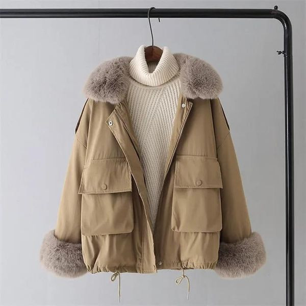 Női széles kabát zsebekkel és pehelyes