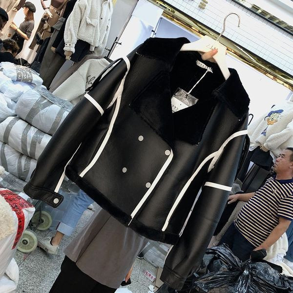 Rövid női bőrdzseki meleg béléssel