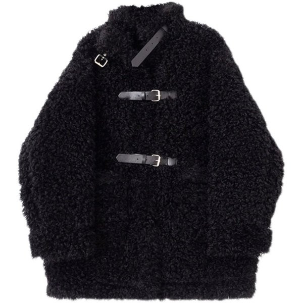 Női modern pehelykabát csatokkal