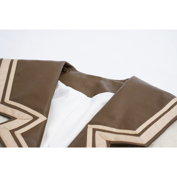 Модерни късо дамски палто с шпиц деколте