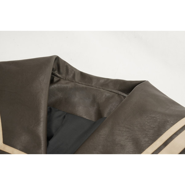 Модерни късо дамски палто с шпиц деколте