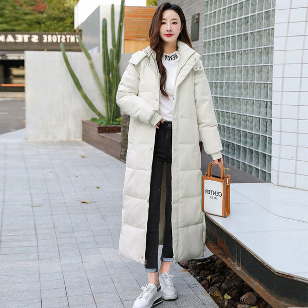 Hosszú, meleg női kabát cipzárral