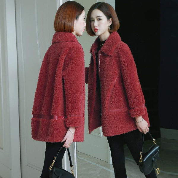 Női plüsskabát klasszikus gallérral és cipzárral