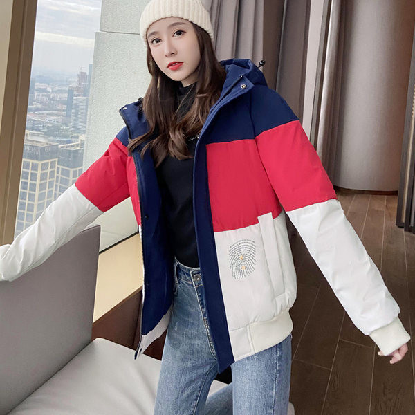 Jachetă largi de damă, cu glugă și nasturi