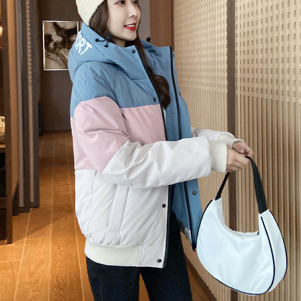 Jachetă largi de damă, cu glugă și nasturi