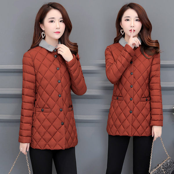 Geaca matlasata de dama model montata cu nasturi