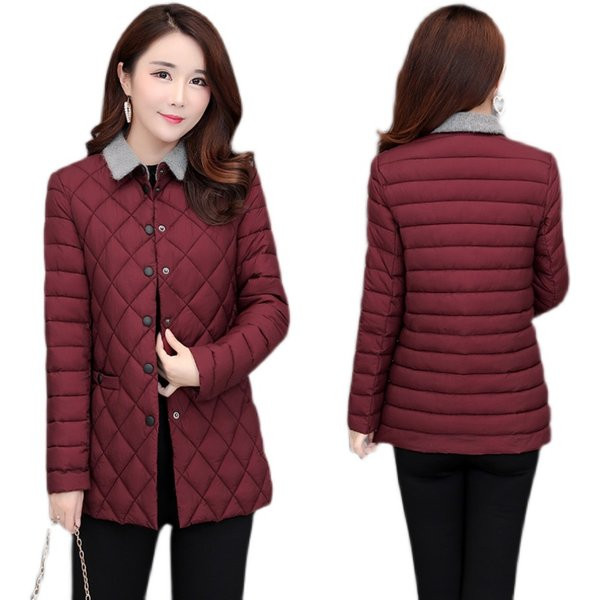 Geaca matlasata de dama model montata cu nasturi