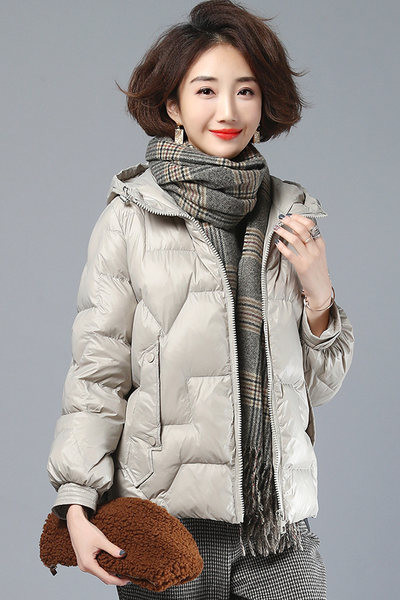 Ingyenes modell női téli kabát kapucnival