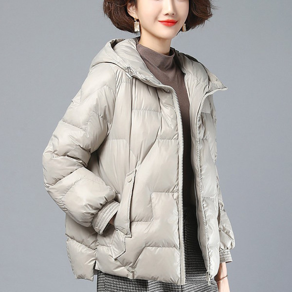 Ingyenes modell női téli kabát kapucnival