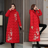 Geaca de iarna lunga de dama cu broderie si gluga