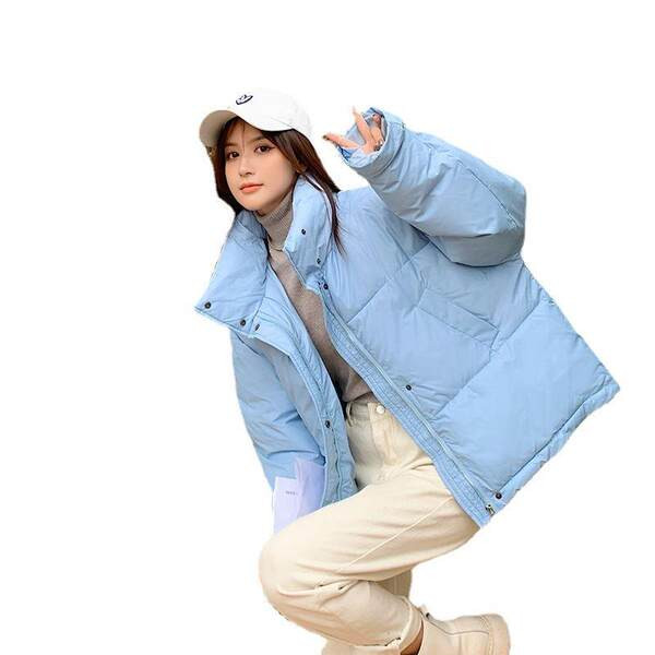 Ingyenes modell női kabát magas gallérú gombokkal