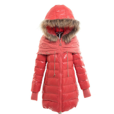 Geaca de iarna calda cu puf pe maneci si guler